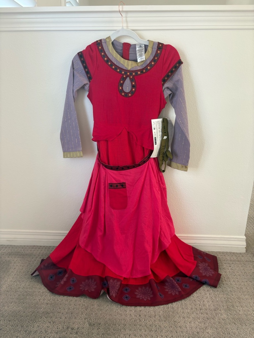 NWT Dahlia Wish Disney Movie Whimsical Medieval Costume, Girls 9/10